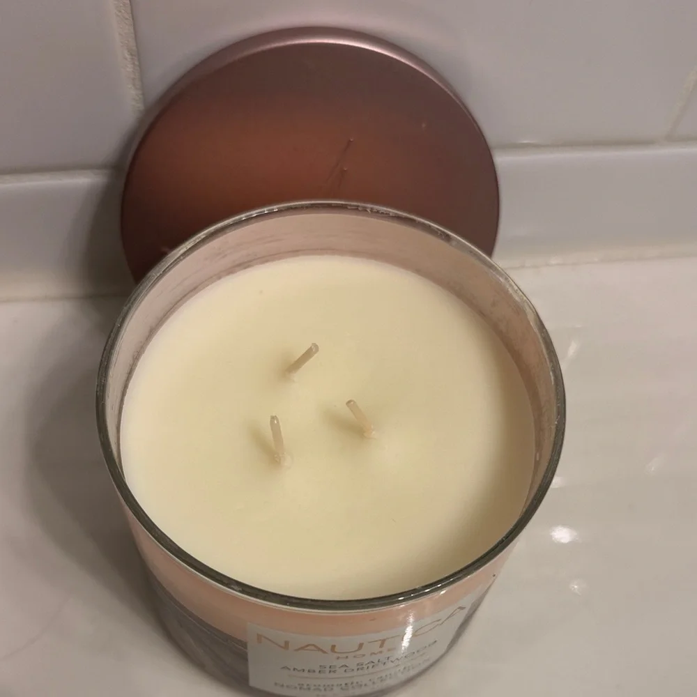 Nautica Sea Salt + Amber Driftwood Aromatic Candle - NIB